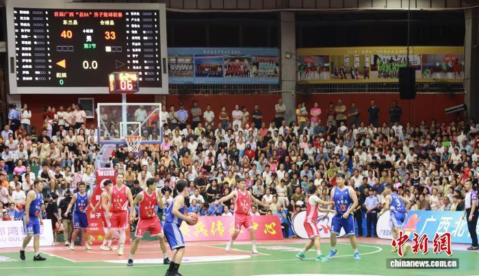 体中心, 在东兰县队