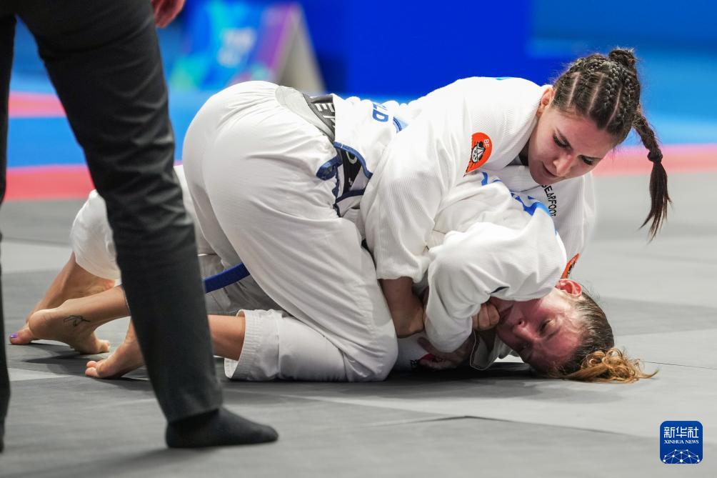 会柔术女子, 夺冠