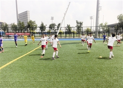 球队员, 代女生阳光, td