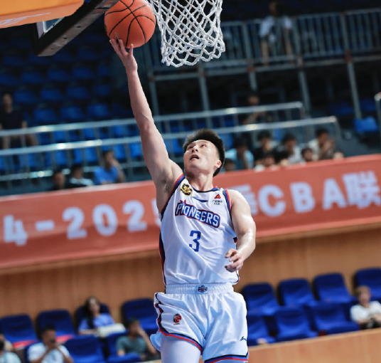 ue, 双方第三节, 比赛均是限