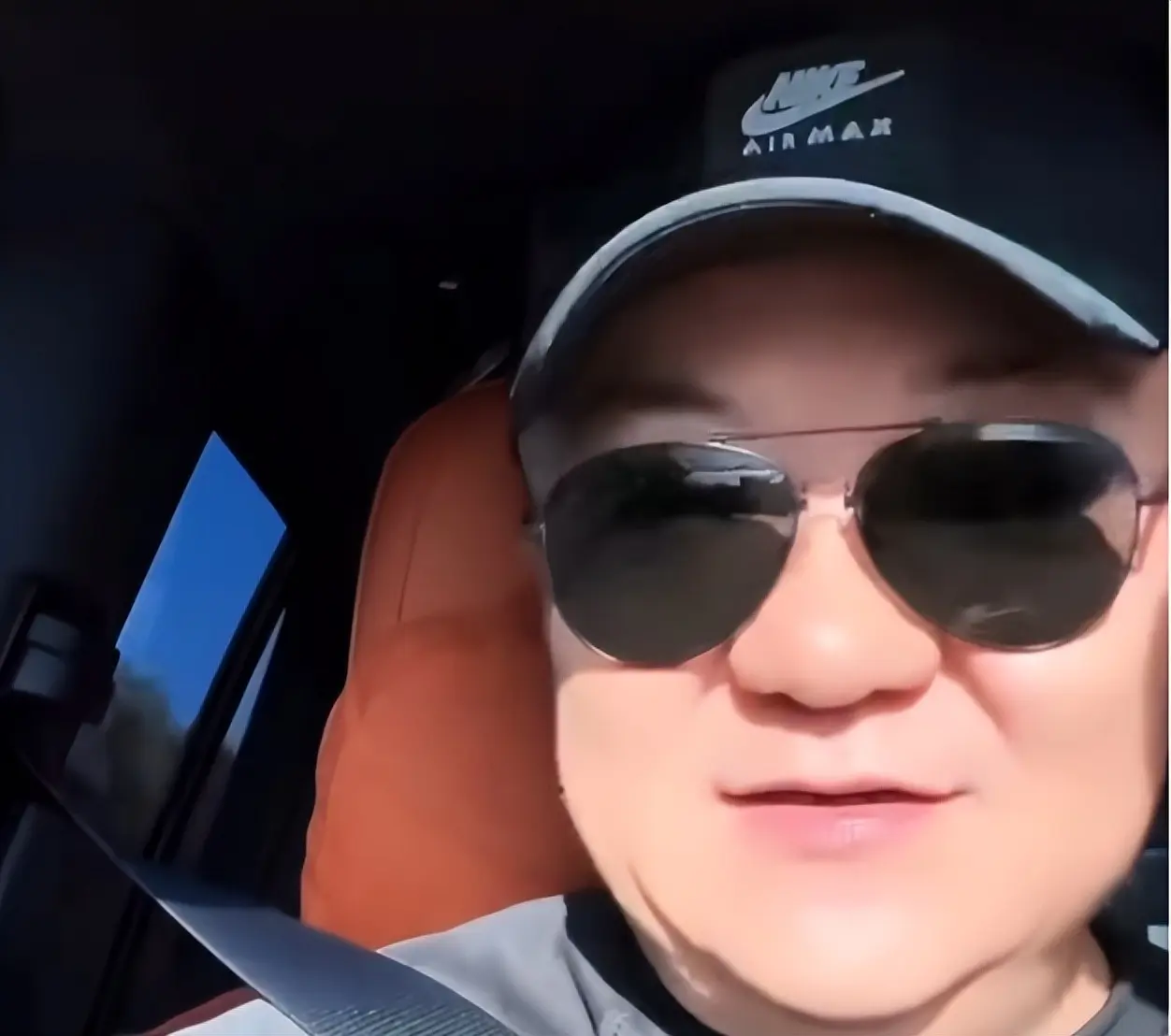 或者水平极, 名嘴董路夸, 海口